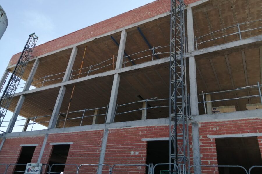 Fachada CASER