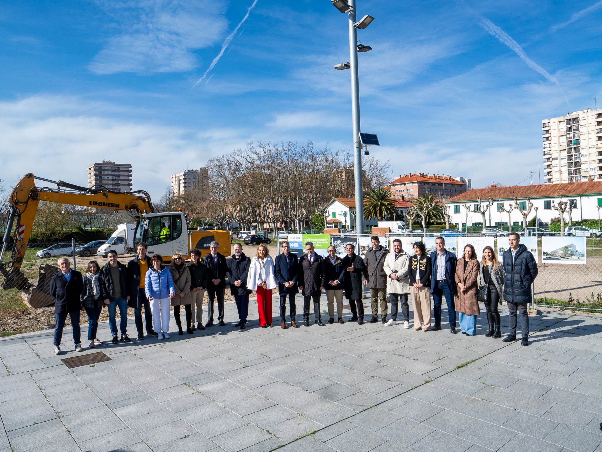 Primera piedra del Centro de Especialidades y Cirugía Mayor Ambulatoria